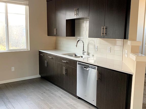 Right side of Kitchen