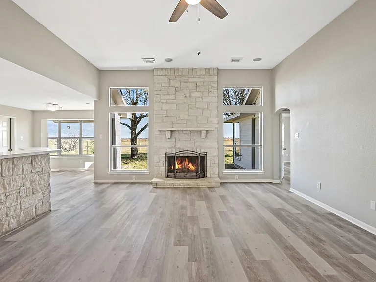 2445 Woods Rd — Photo 7