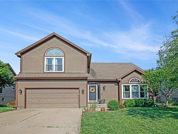 2nd image of 5532 NE Scenic Dr