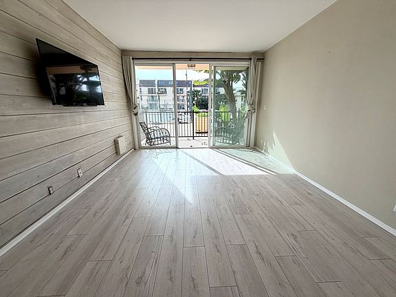 5th image of 23901 Civic Center Way APT 137