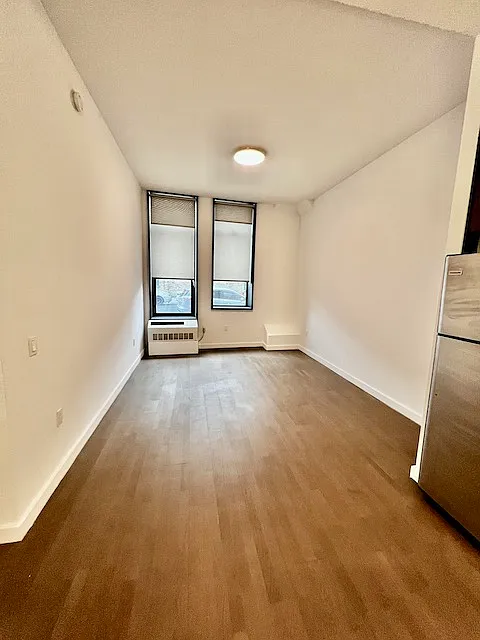 33-01 38th Avenue — Photo 3