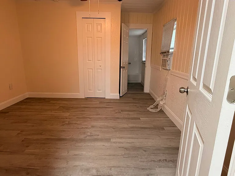 608 Poplar St — Photo 12