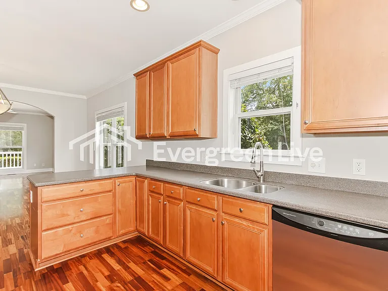 3725 Lotus St — Photo 4