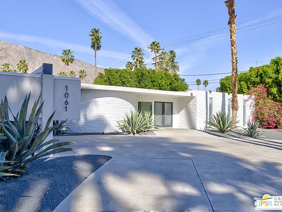 2nd image of 1061 S Sagebrush Rd