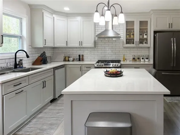 2448 Hillboro Cir SW, Marietta, GA 30064