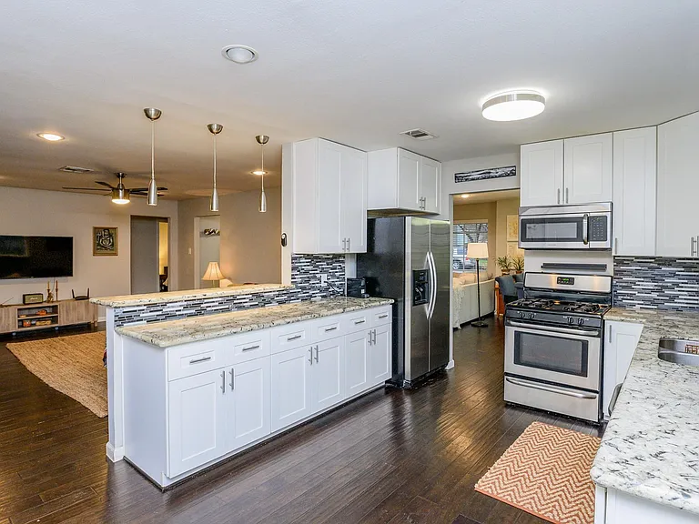 3630 Zoch Ln — Photo 15