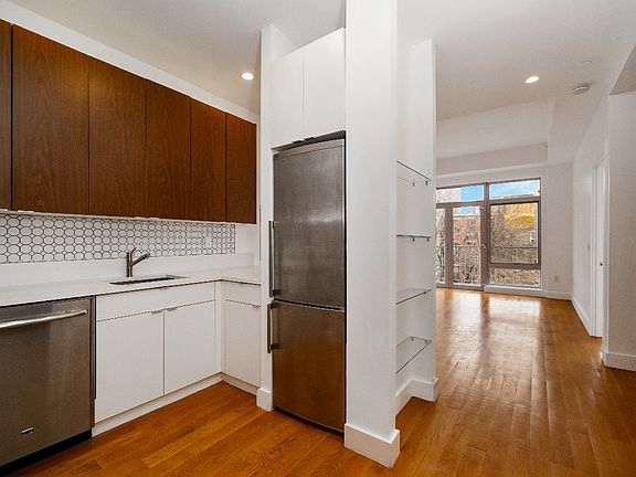 3rd image of 659 Bergen St #3D