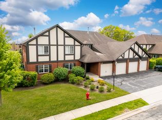 245 Windsor Ln Unit B, Willowbrook, IL 60527