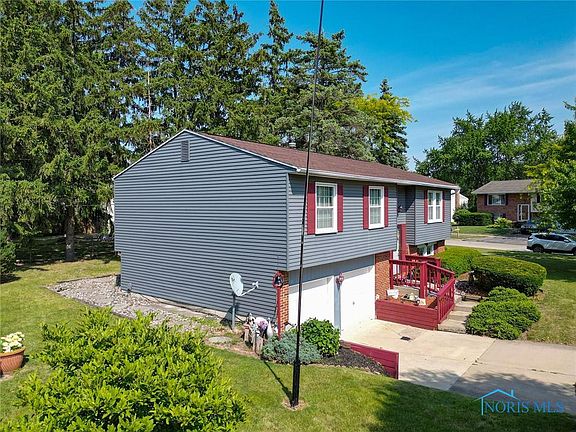 3rd image of 297 Chesterton Dr
