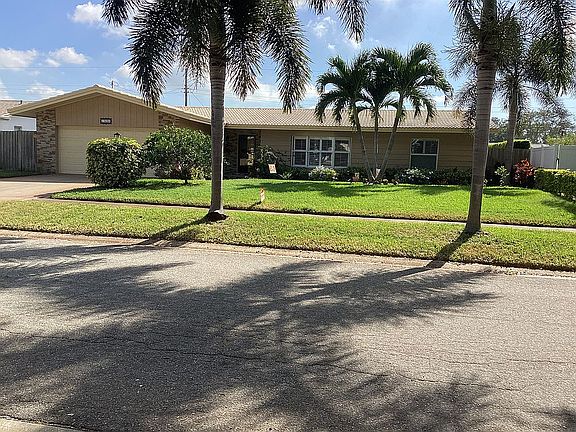 2nd image of 13886 Pinecrest Dr