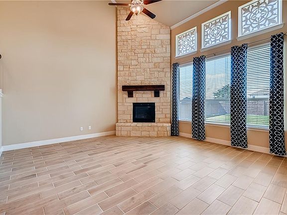 2nd image of 5011 Eureka Ln