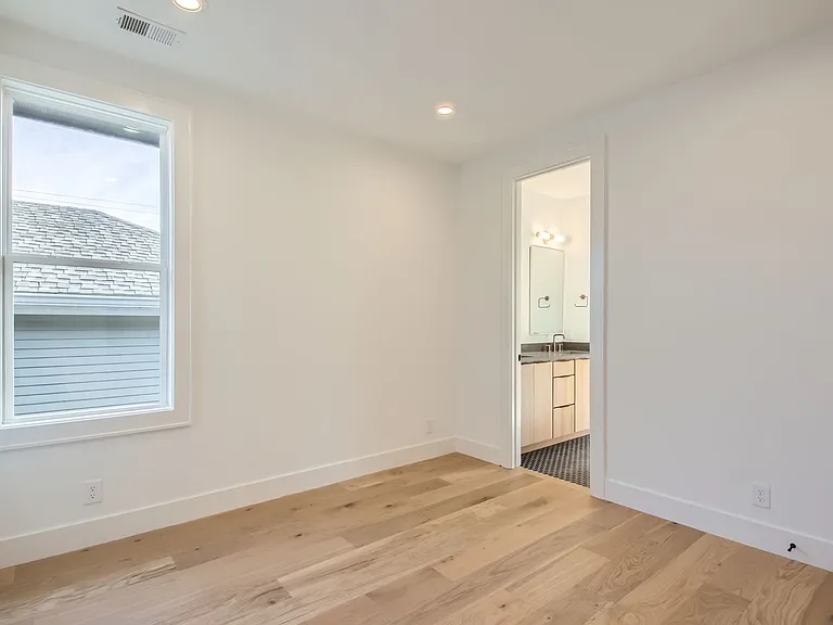 623B Eastboro Dr — Photo 22