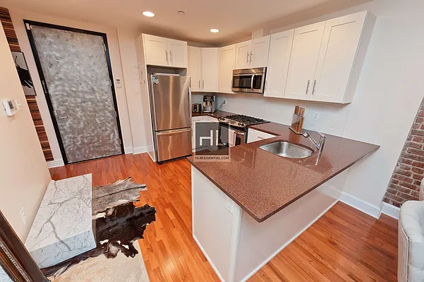 Rented by Highline Residential | media 25