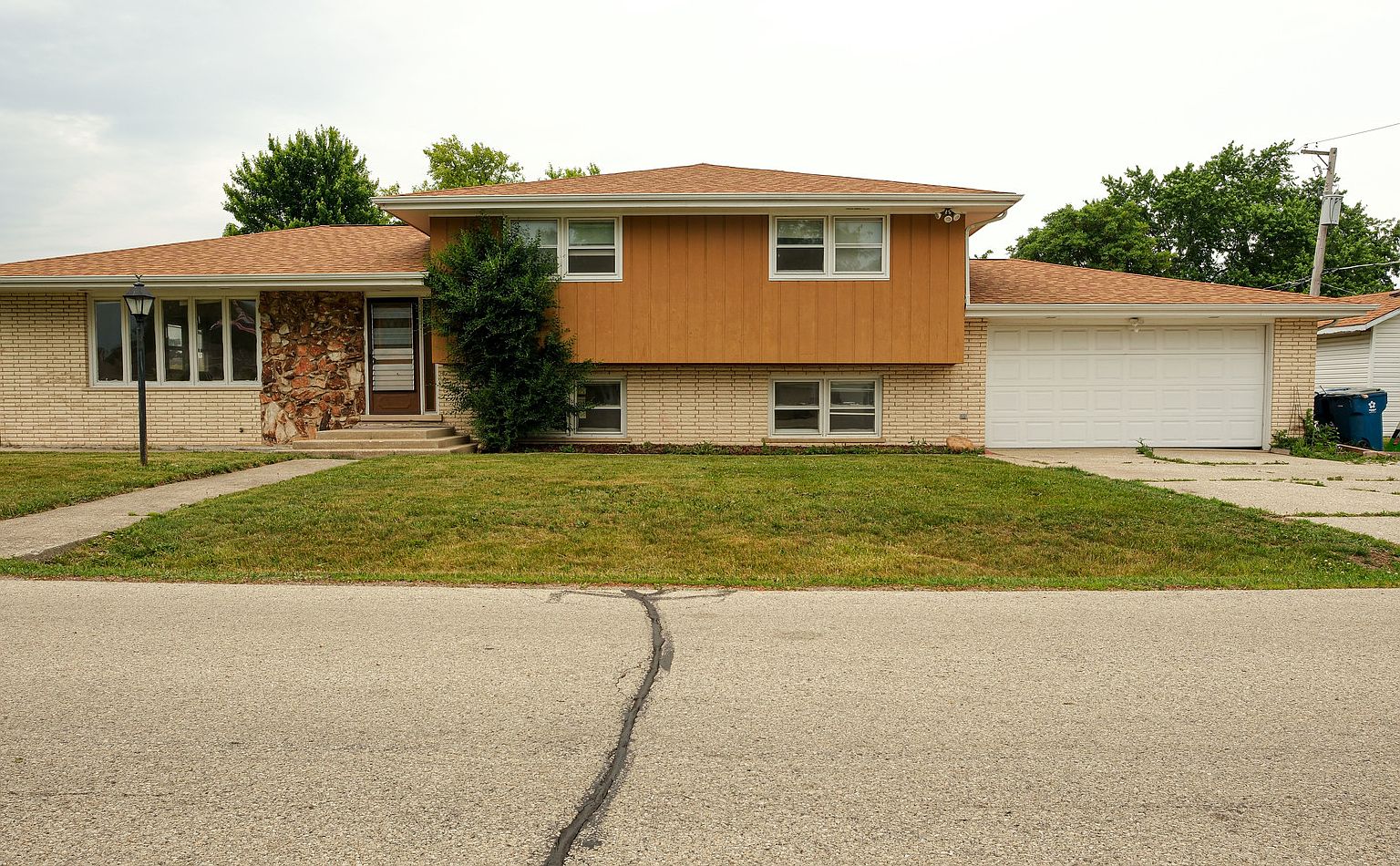 10459 S 81st Ave, Palos Hills, IL 60465 | MLS #12671658 | Zillow