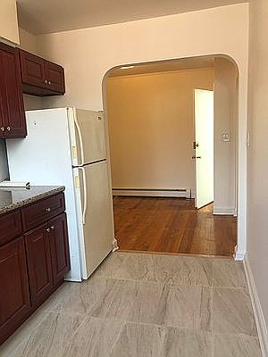 3rd image of 20-27 23rd St #2F