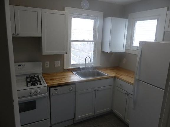 2nd image of 249 E Saratoga Ave