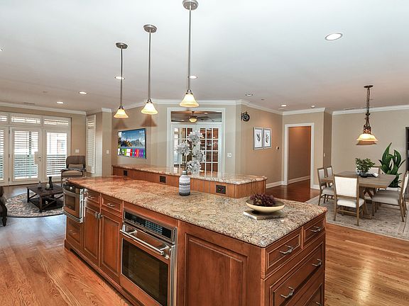4th image of 180 W Benton Ave Unit 306