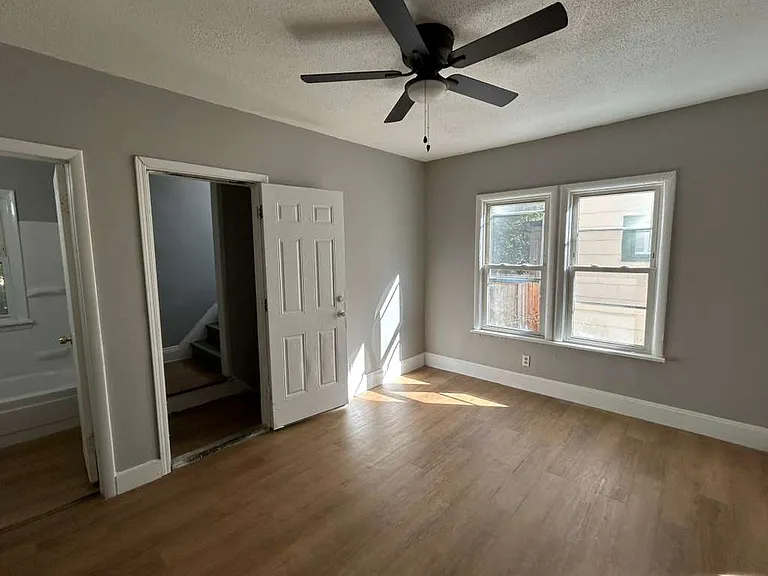 1093 E 147th St #1 — Photo 5
