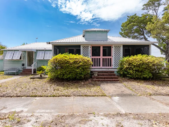 302 S 17th St, Morehead City, NC 28557