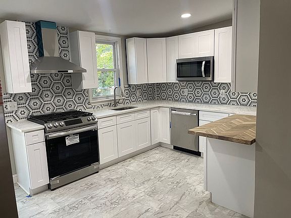3rd image of 109 Ryers Ave
