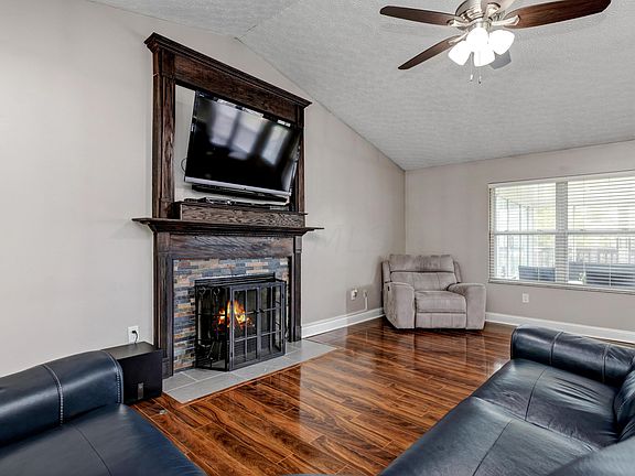 5th image of 8494 Honor Ct