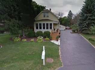 317 E Naperville Rd, Westmont, IL 60559