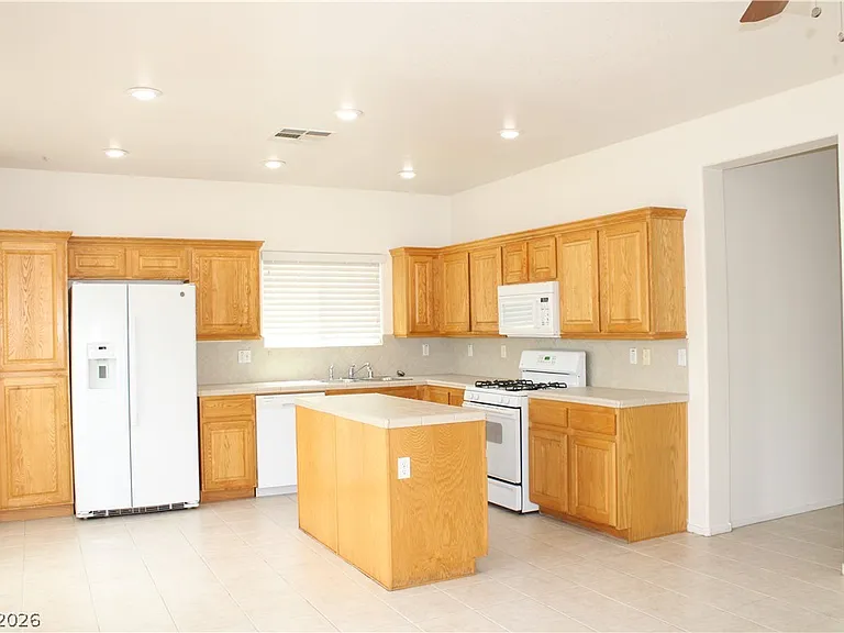 4020 Clove Hitch St — Photo 5