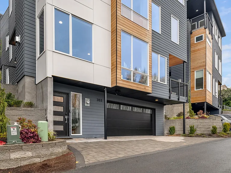 303 4th Ave — Photo 19