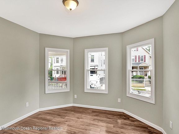 5th image of 12 William St #1