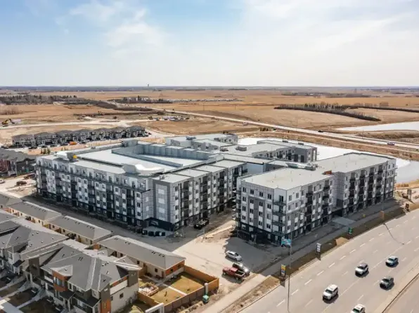 25 Belvedere Park SE #1A, Calgary, AB T2A 0M3