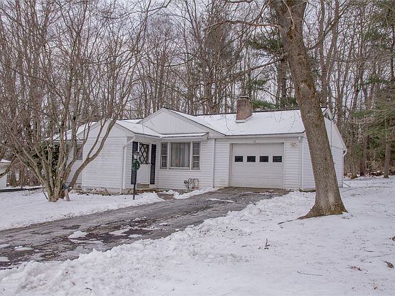 2nd image of 15 Laine Ct