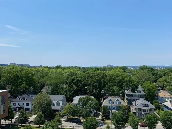 60 Babcock St APT 94, Brookline, MA 02446