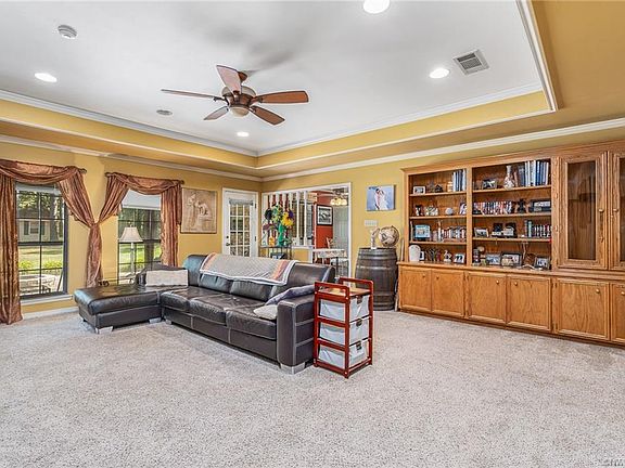4th image of 176 Silver Leaf Dr