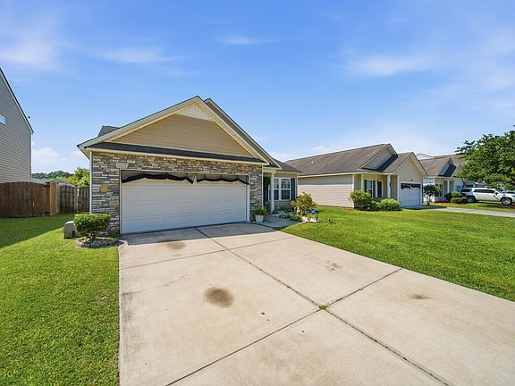 2nd image of 562 Buckhaven Way