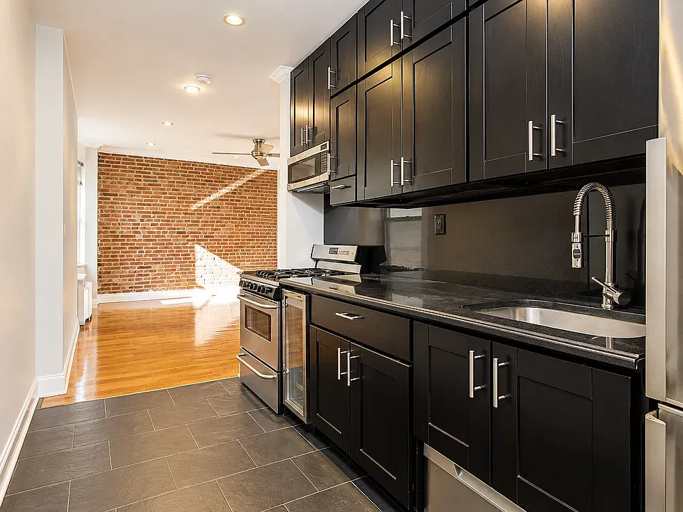 118 Mulberry St #4R