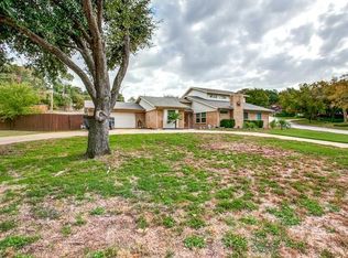 1917 Briarcrest Ln, Arlington, TX 76012