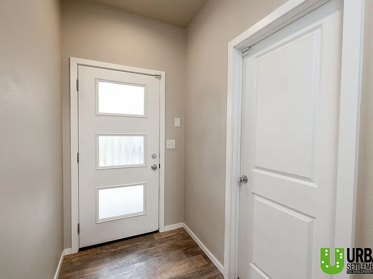 2419 W Bridge Ave — Photo 23