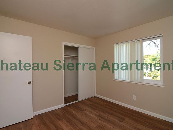 Bedroom ; 10'7" x 11'0"
