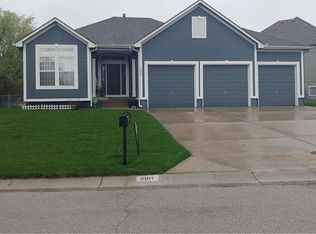 2017 N Concord Dr, Independence, MO 64058