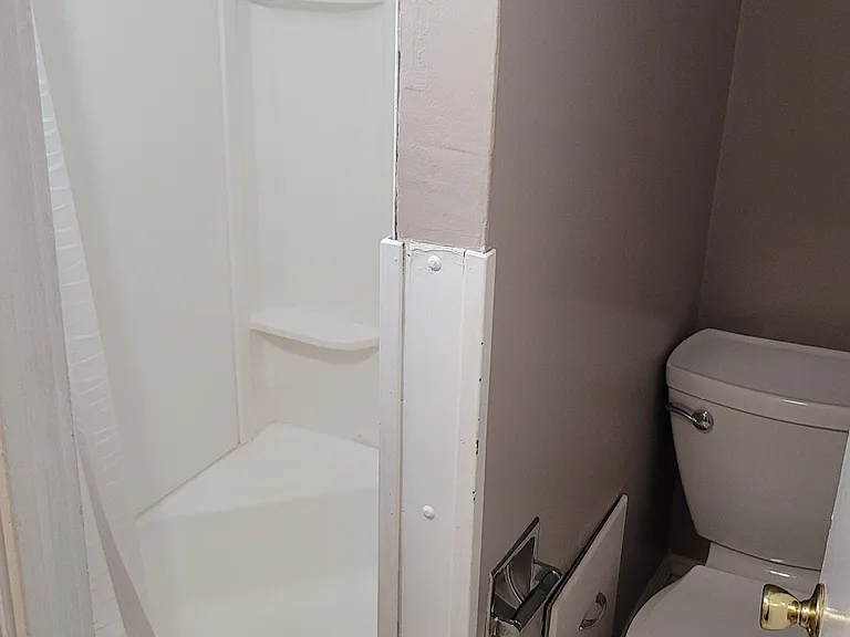 512 W Ionia St #B — Photo 11