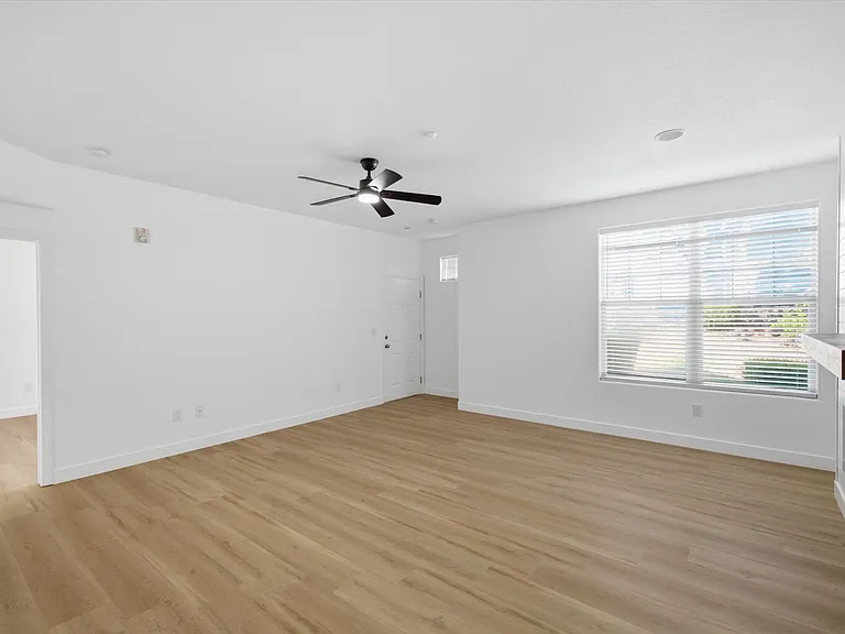 5855 Valley Dr #1022 — Photo 6