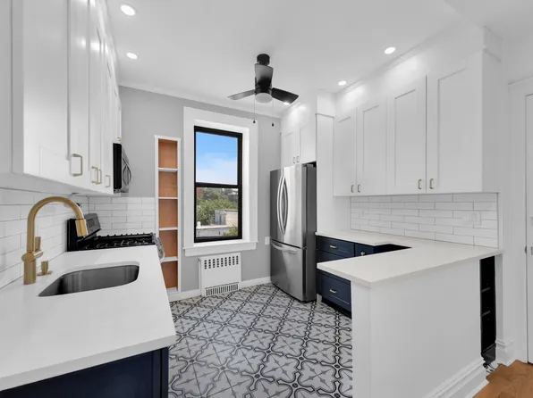 246 15th Street image 4 of 24