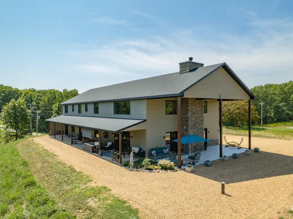 10 Roll Top Circle, Cape Fair, MO 65624