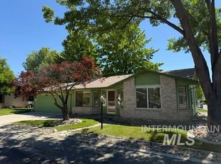 8372 W Willowcourt Dr, Garden City, ID 83714