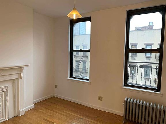 4th image of 307 E 91st St #5F