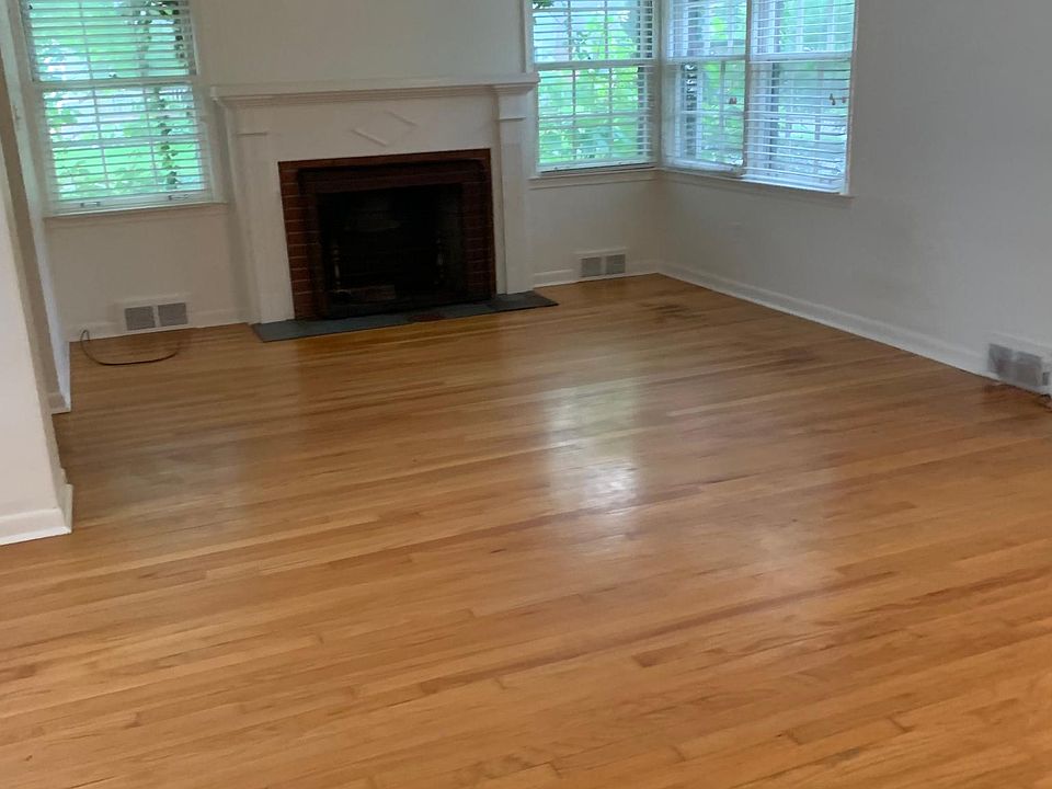 2nd image of 1402 N Maple Ave