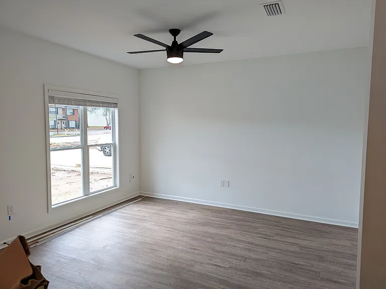 113 Edgefield Rd — Photo 37