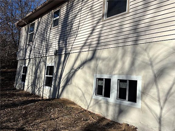 5th image of 906 Riverview Dr