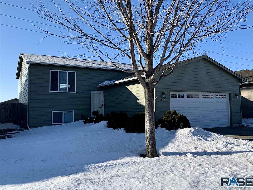 1st image of 4017 W 93rd St