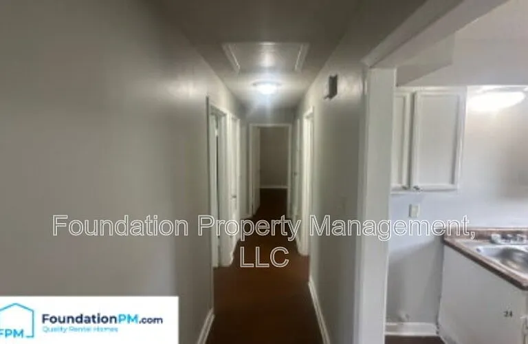732 Tampa Ave — Photo 9